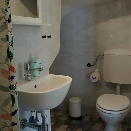 Postaja 33 Apartamento *