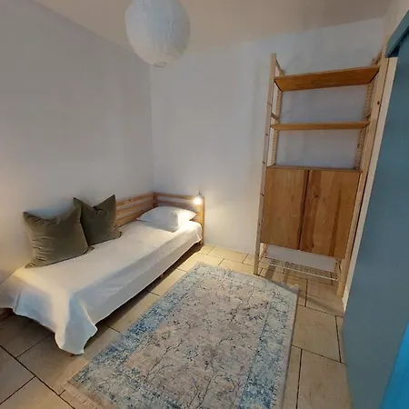Apartma Postaja 33